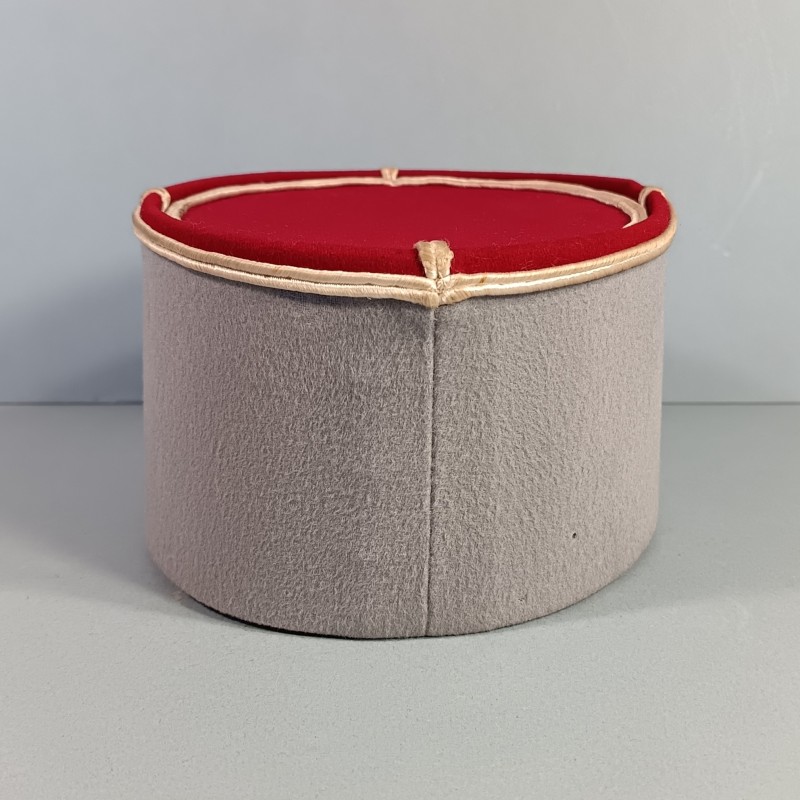 KEPI DE CAVALERIE TROUPE SPAHIS ALGERIENS OU RSA ANNEES 1950 - 1960 TAILLE 55 FABRICATION BARBIER-MERIGARD SAUMUR